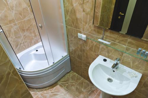 Hotel 8th Mile - image 3