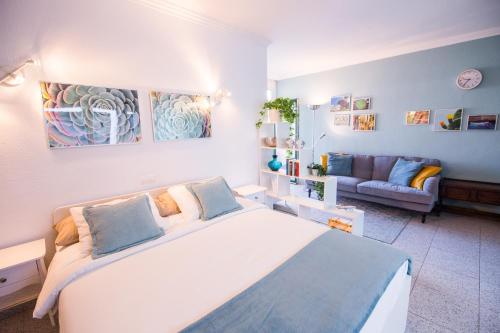 Superior Studio with Balcony - Playa de San Telmo