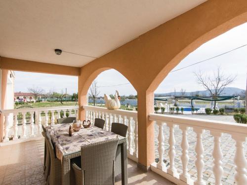 Villa Laura with pool, Budak, Zadar county in Budak