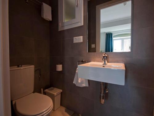 Three-Bedroom Apartment (8 Adults) image 6