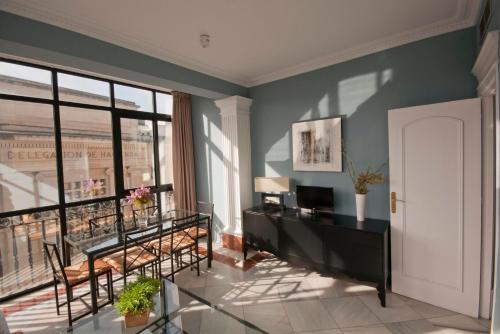 Three-Bedroom Apartment (8 Adults) image 4