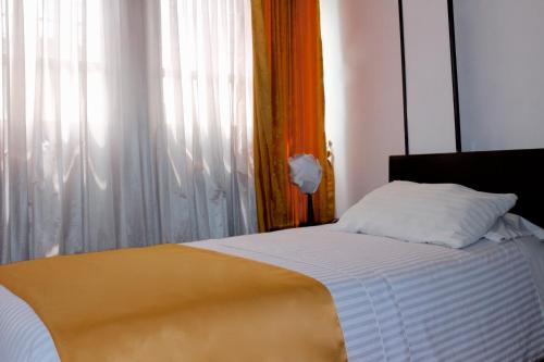 Small Single Room image 1