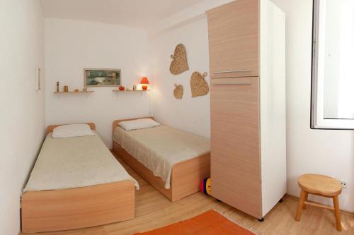 Apartments by the sea Mavarstica Ciovo - 9432 - image 3