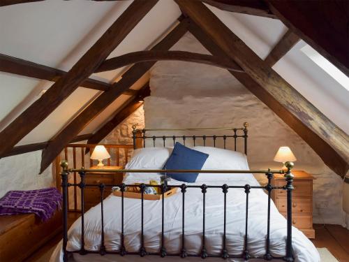 Hen Bwthyn, Trefin, West Wales