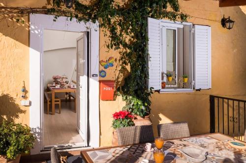 Casa Arokaria near Monumental Olive Tree of Vouves