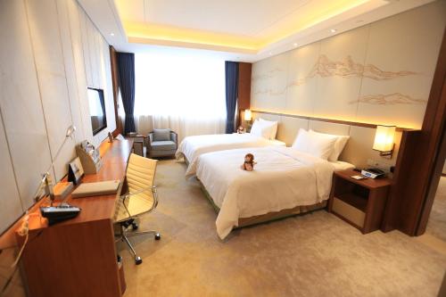 Jingling Shihu Garden Hotel 