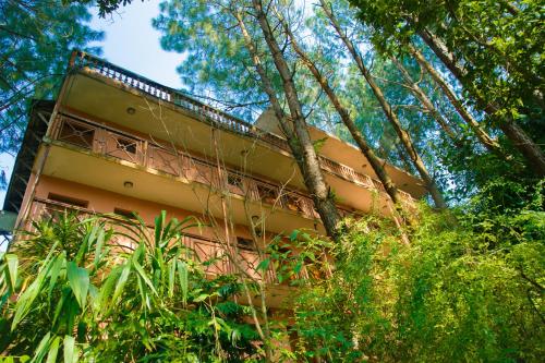 Exterior view, Bandipur Mountain Resort in Bandipur