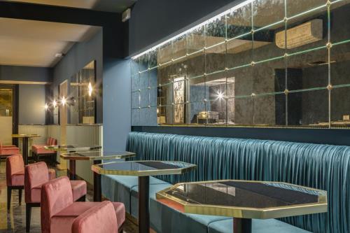 Otivm Hotel - image 12