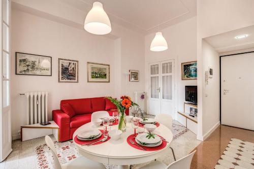 La casa di Nonna Pina, Rom