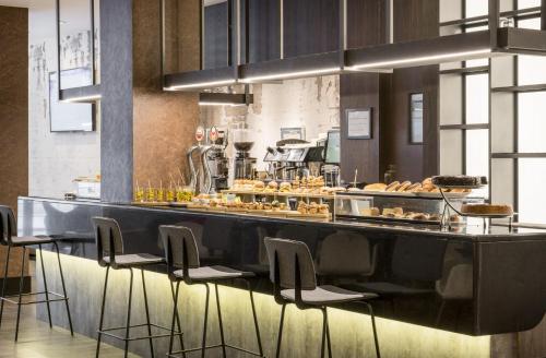 Hotel Ilunion Bilbao - image 3