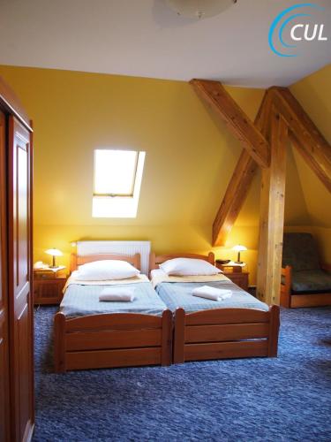 Large Double Room image 1