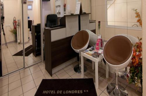 Lobby, Hotel De Londres in Lille City Center