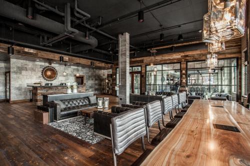 Ironworks Hotel Indy in شمال انديانابوليس