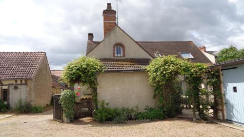 Gite: LES TREILLAGES gîte à louer Saint-Martin-d'Abbat
