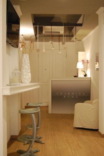 Charming Roma - image 9