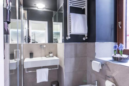 Charming Roma - image 6