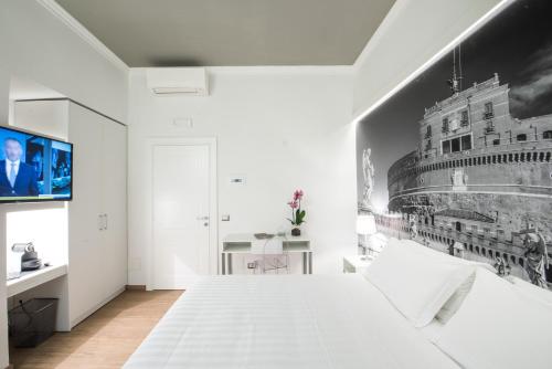 Charming Roma - image 14