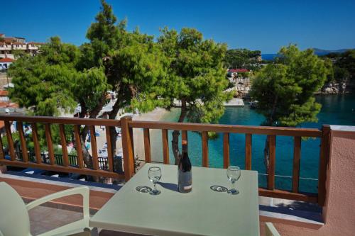 Rooms Apostolis 1
