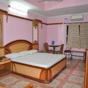 Hotel Vishnu Residency Ideally located in the Suryabagh area, Hotel Vishnu Residency promises a relaxing and wonderful visit. Both business travelers and tourists can enjoy the propertys facilities and services. Service-mi