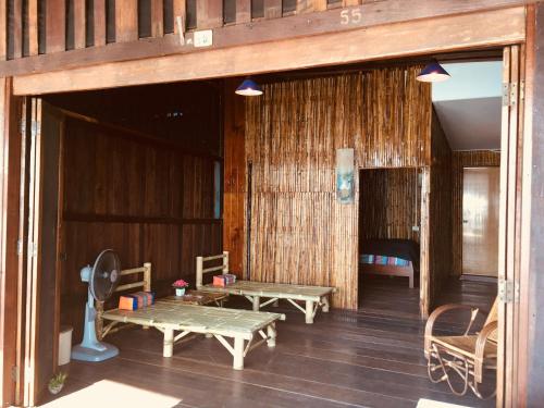 River House @Wat-Yai