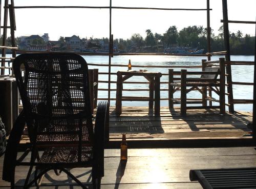 River House @Wat-Yai