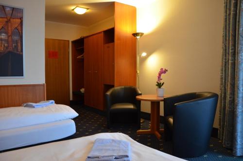 Karaman Group Hotel 6.4km von Lindhorst entfernt