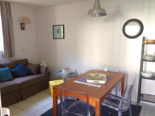 Appartement avec Terrasse et piscine photo 22
