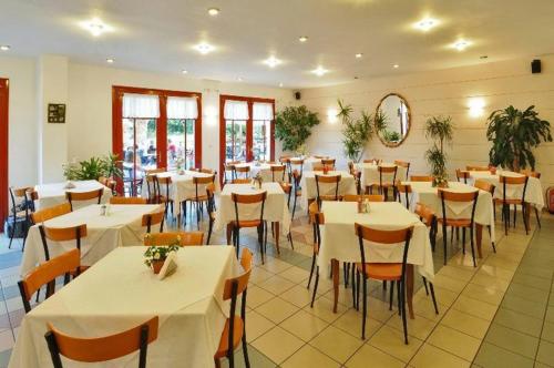 Paloma Garden Hotel - image 7