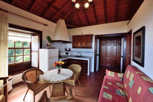 廚房, Corral de Payo Casita Blanca in 佈雷尼亞瓦哈