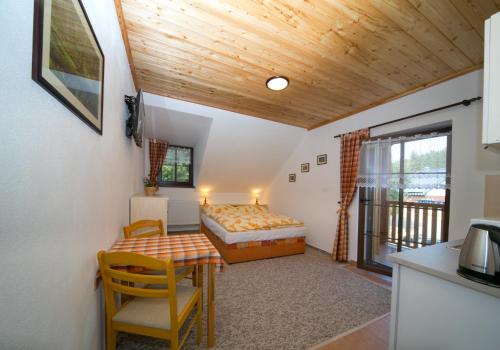 1 queen bed