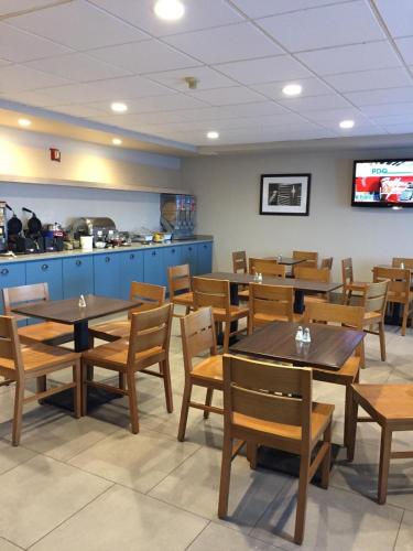Fasiliti, Country Inn & Suites by Radisson, Green Bay, WI in Green Bay (WI)