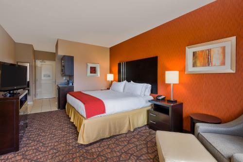 Holiday Inn Express and Suites Alpine, an IHG Hotel