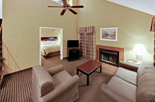 Hawthorn Suites By Wyndham Columbus North - image 7