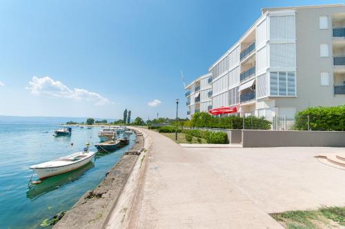 AP 6+2 in one of the most luxury building in Omis - Apartment - Omiš