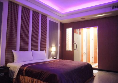 Standard Double Room image 1