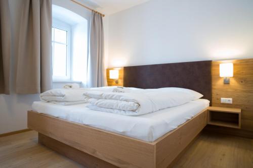 2 bedrooms, 4 beds