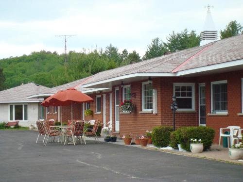 . Mountain View Motel