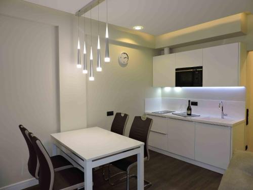 Emilia Gold Apartment