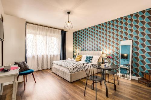 AwesHome - Vintage Rooms & Garden