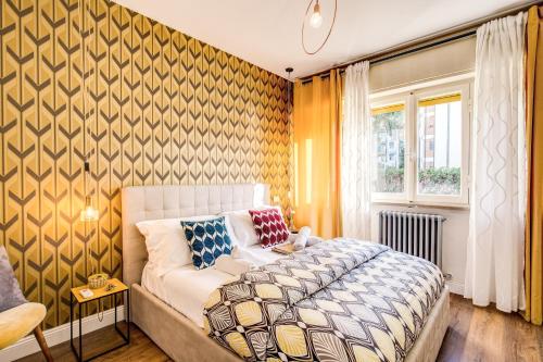 AwesHome - Vintage Rooms & Garden