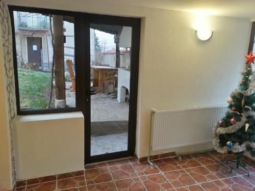 Guest House Bedrock - image 14