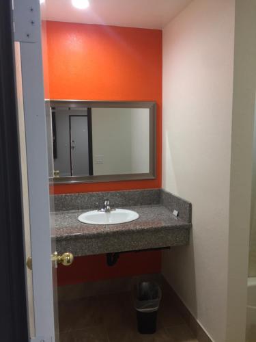 Welcome Inn & Suites Anaheim - main image
