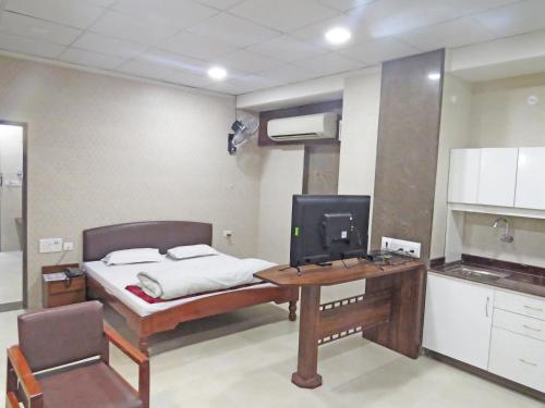 room detail thumbnail 2