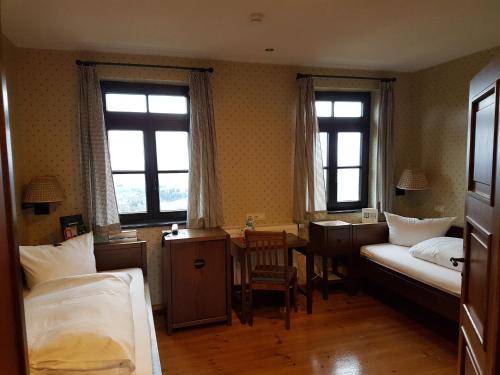 Burg Windeck ***S Room Type - Room with Two Single Beds