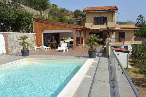  Villa Gemma di Mare in Santa Teresa di Riva