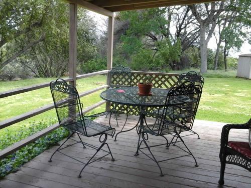 Yosemite Gateway Rentals Overlook House - image 3