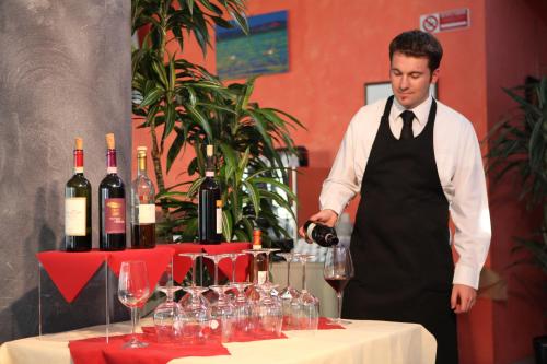 Euro Hotel - image 10