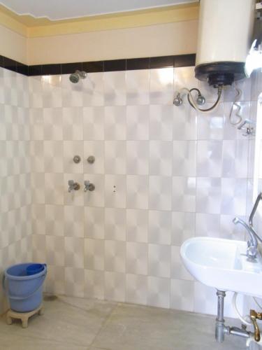 Standard Double or Twin Room image 2