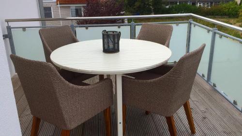 Apartment with Sea View image 3