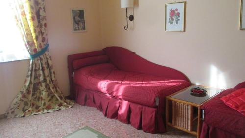 2 bedrooms, 3 beds